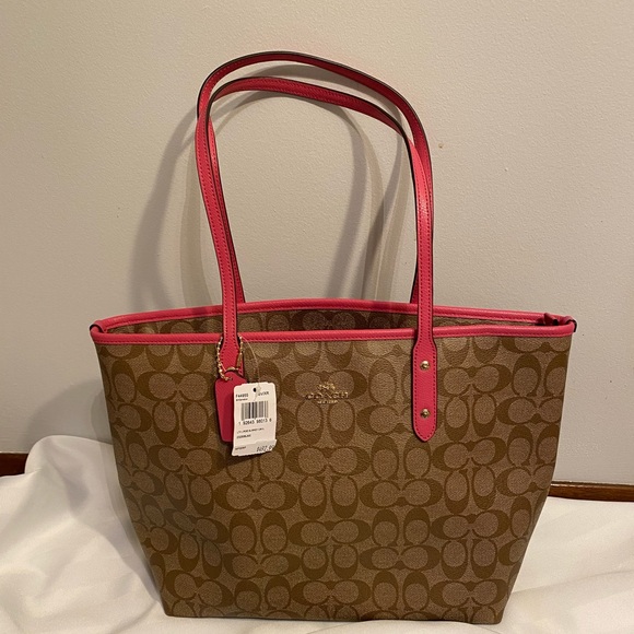 Coach shoulder bag - Picture 1 of 3